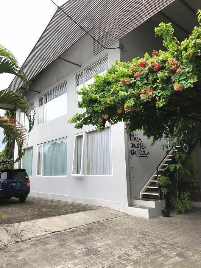 Matta Lodge Kuta Selatan Exteriör bild
